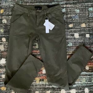 Brand New with Tag Sanctuary Olive Skinny Cargo Pants in Size 26